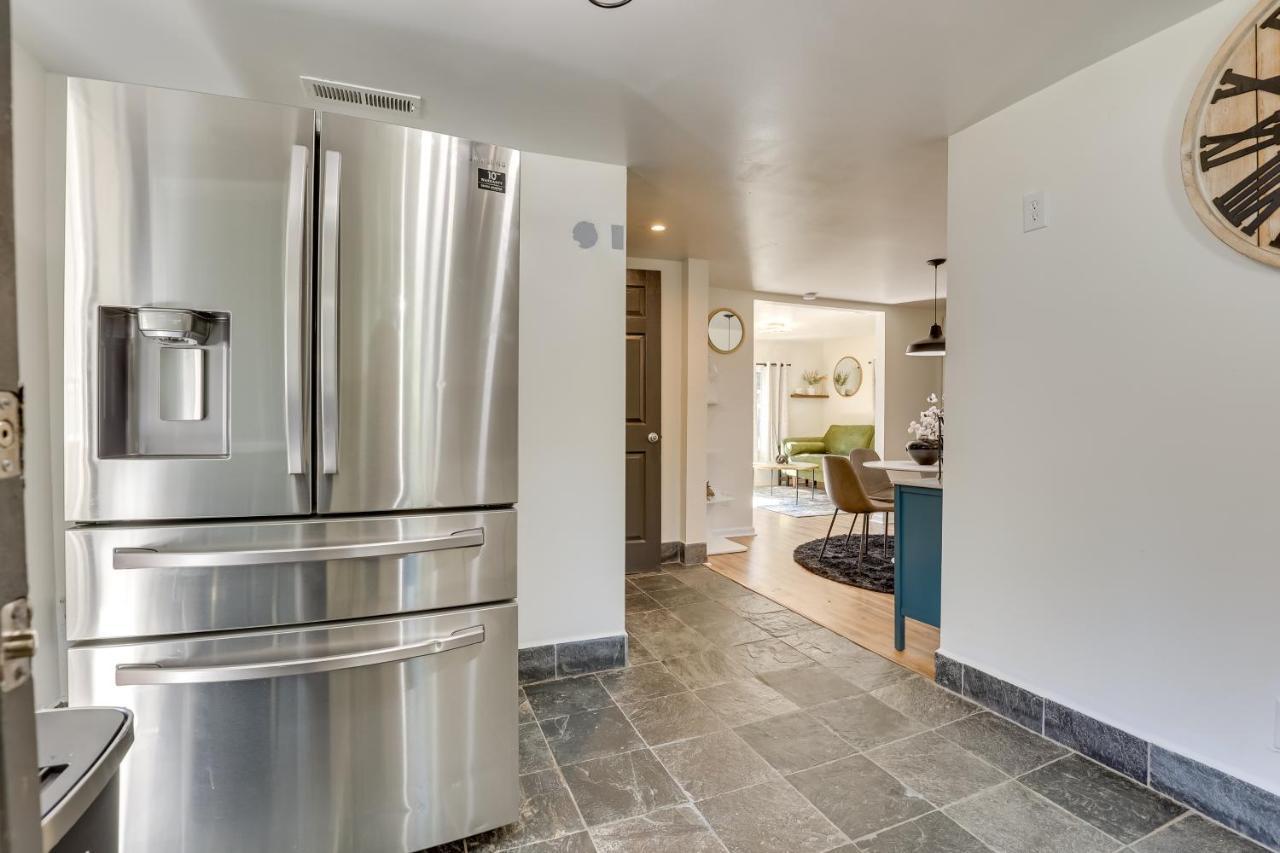 Modern Northfield Cottage With Yard! Екстериор снимка